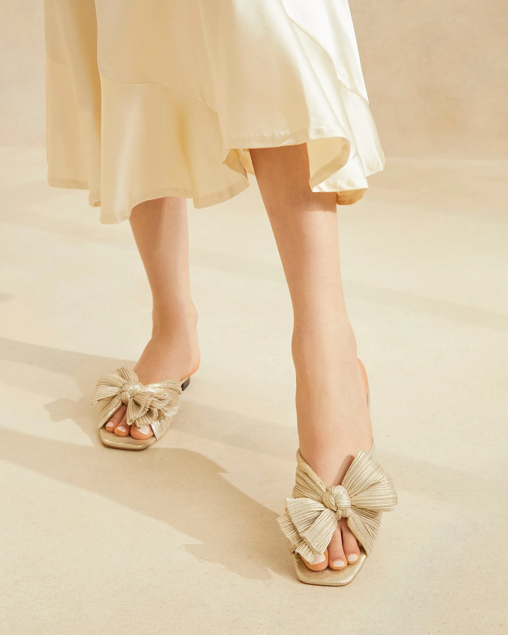 Hot Daphne Bow Slide Casual Staples|Event Essentials