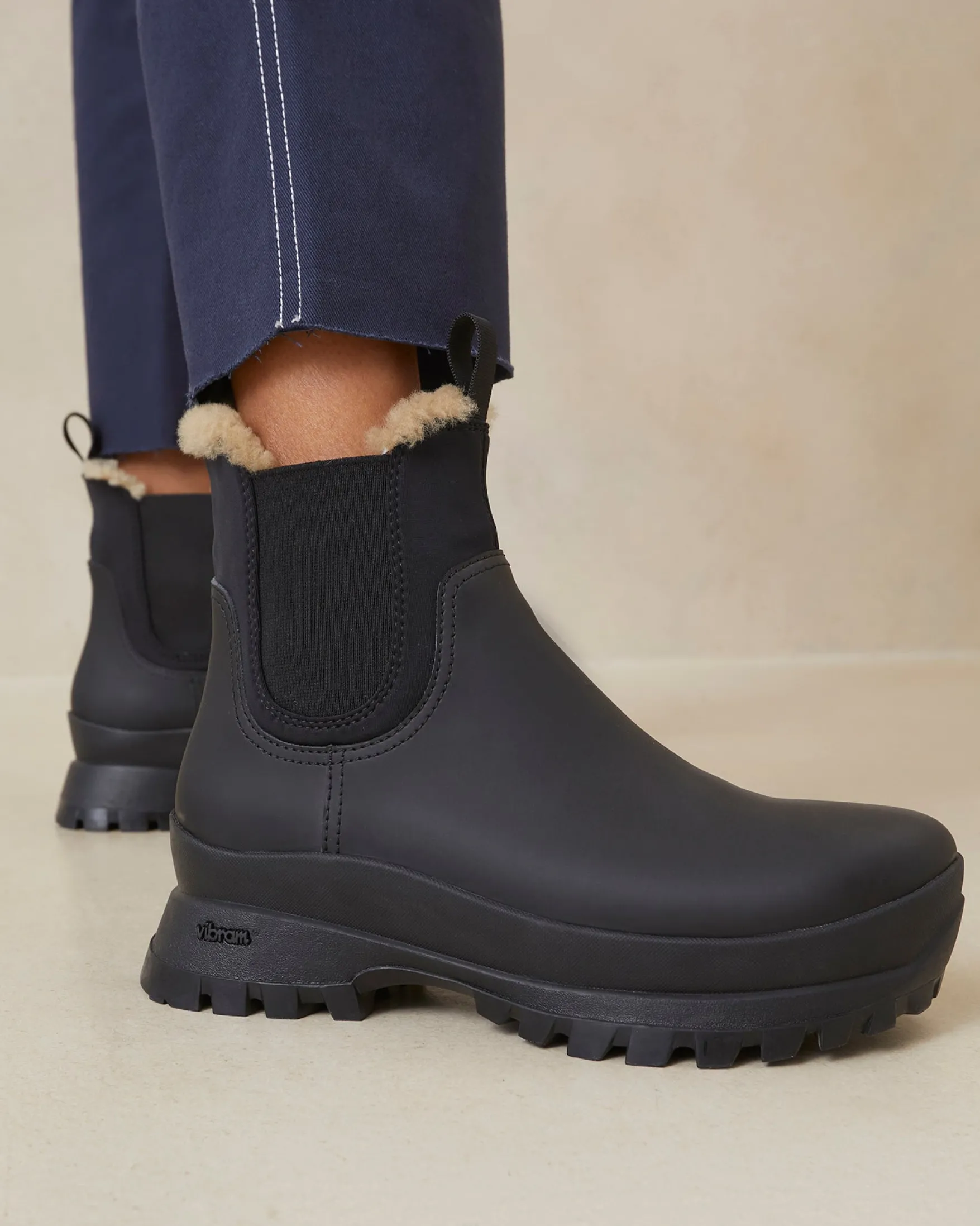 Outlet Tara Black Shearling-Lined Boot Boots